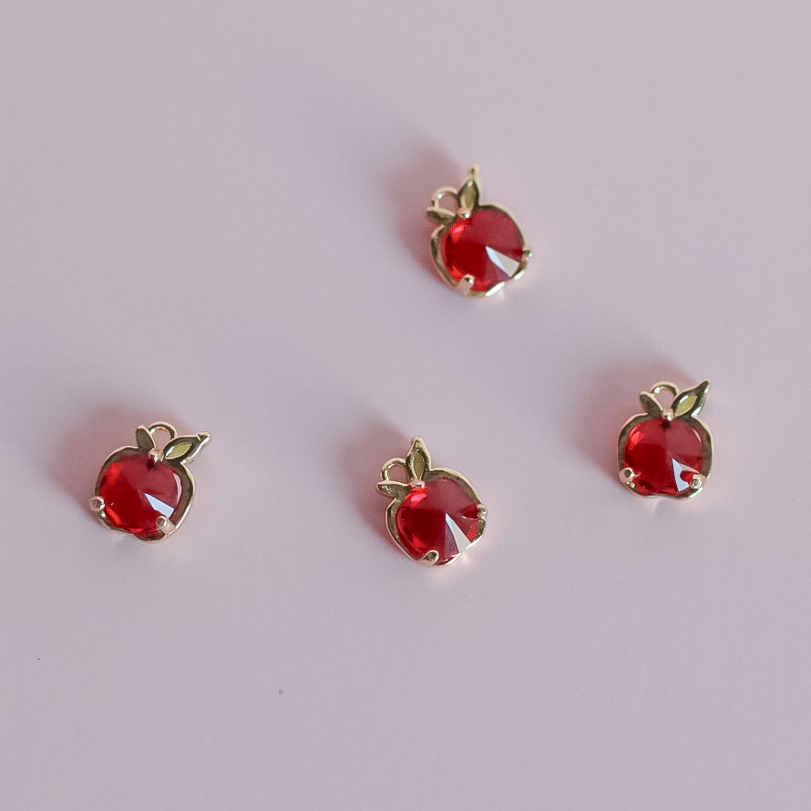 Red Apple Charm (18k gold pvd)