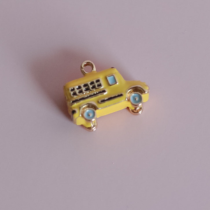 School Bus Cutie Charm (18k gold pvd)