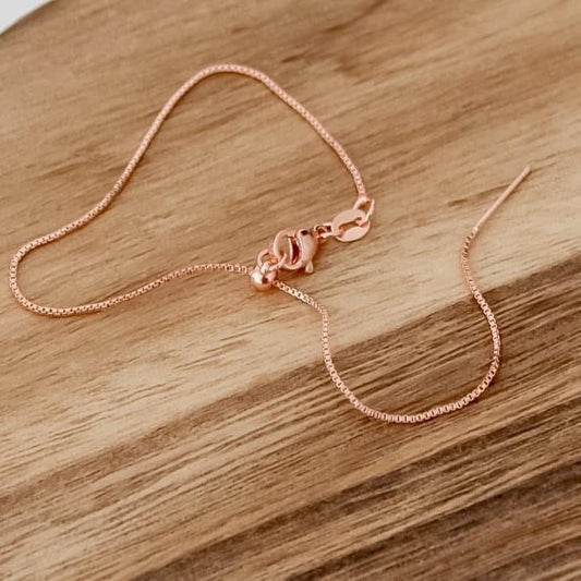 Rose Gold dainty sliding adjustable
(Can be worn up to 8.0”)