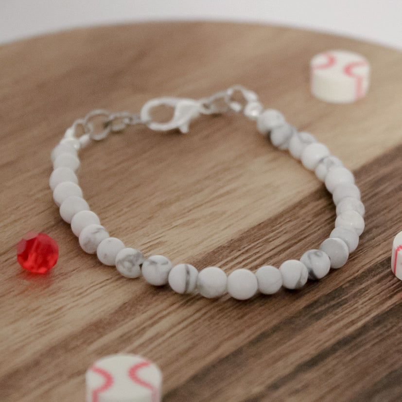 White howlite