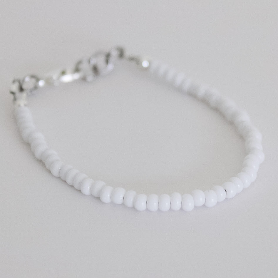 White mini dainty necklace